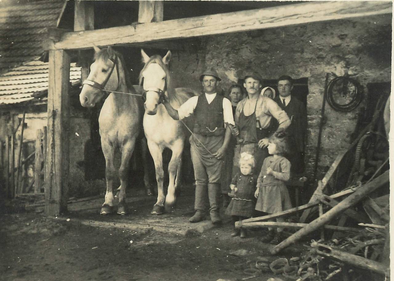 Bauern, Hufschmiede, Kinder, Pferd, Pferdebesitzer
