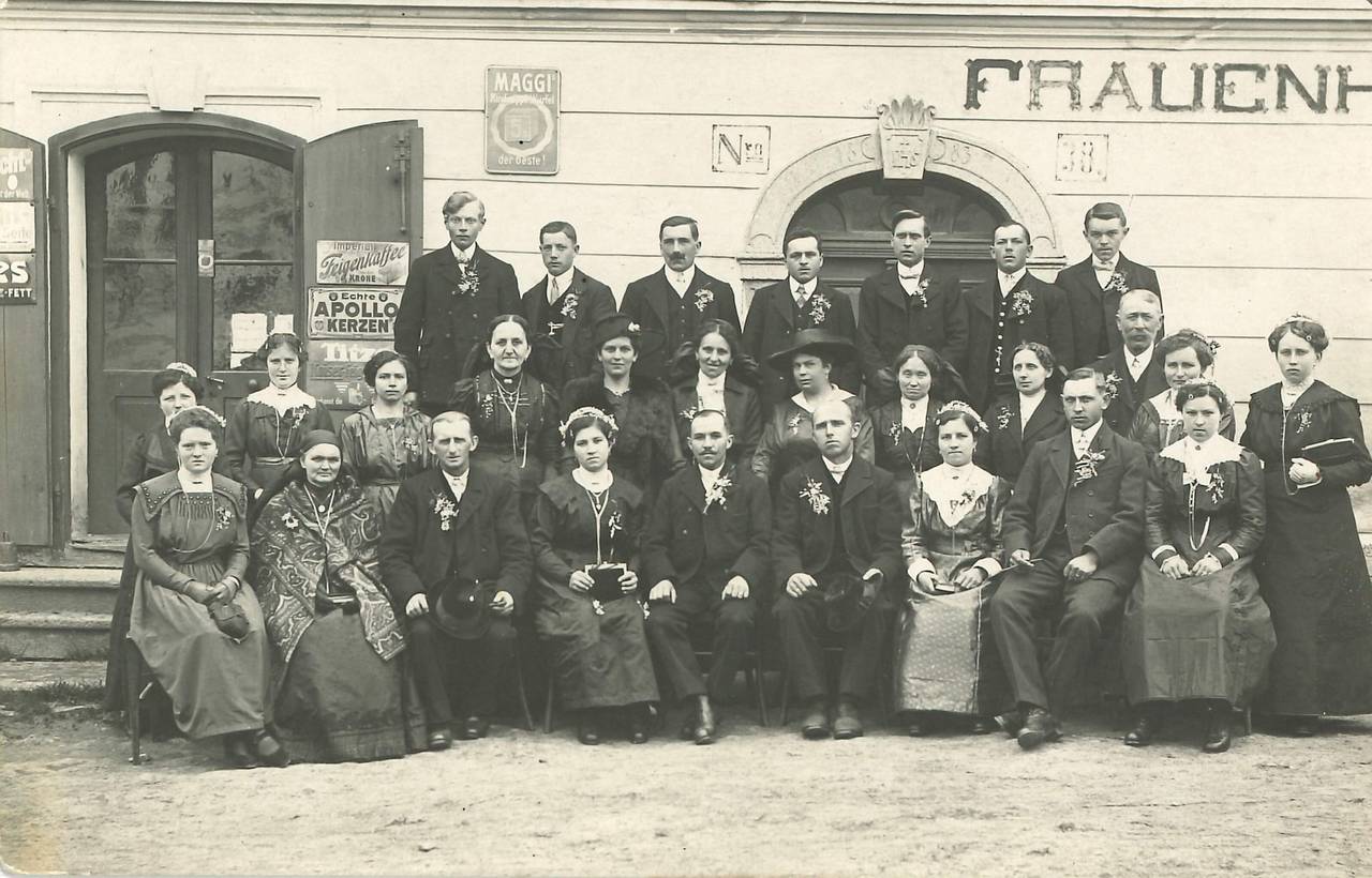 Feier, Gasthaus, Gruppenfoto