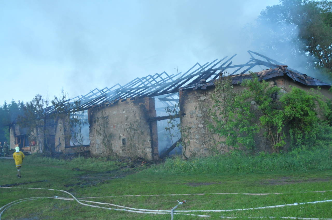 Brand, Feuerwehr, Feuerwehreinsatz, FF Reichenthal, Großbrand, Schloss Waldenfels, Wirtschaftsgebäude