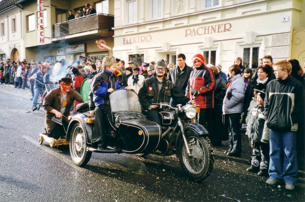 Fasching, Faschingsumzug, MF IS-EH Biker, Motorrad mit Beiwagen, Sportunion, Veranstaltung