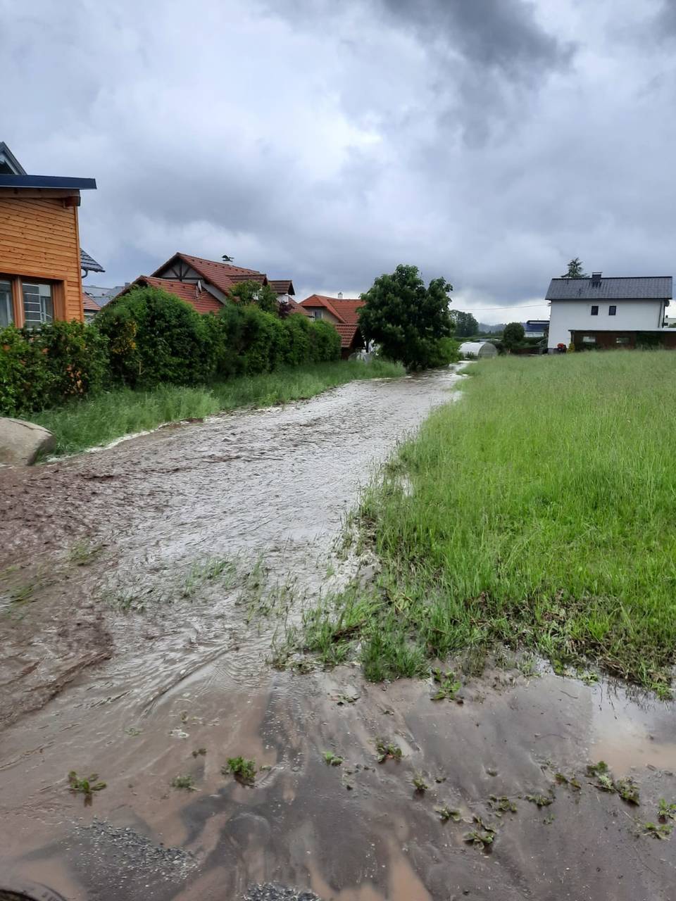 Hochwasser, Katastrophenhilfe, Steingarten, Wasser