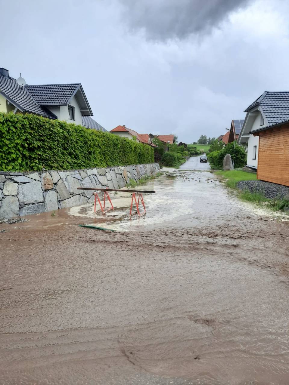 Hochwasser, Katastrophenhilfe, Steingarten, Wasser