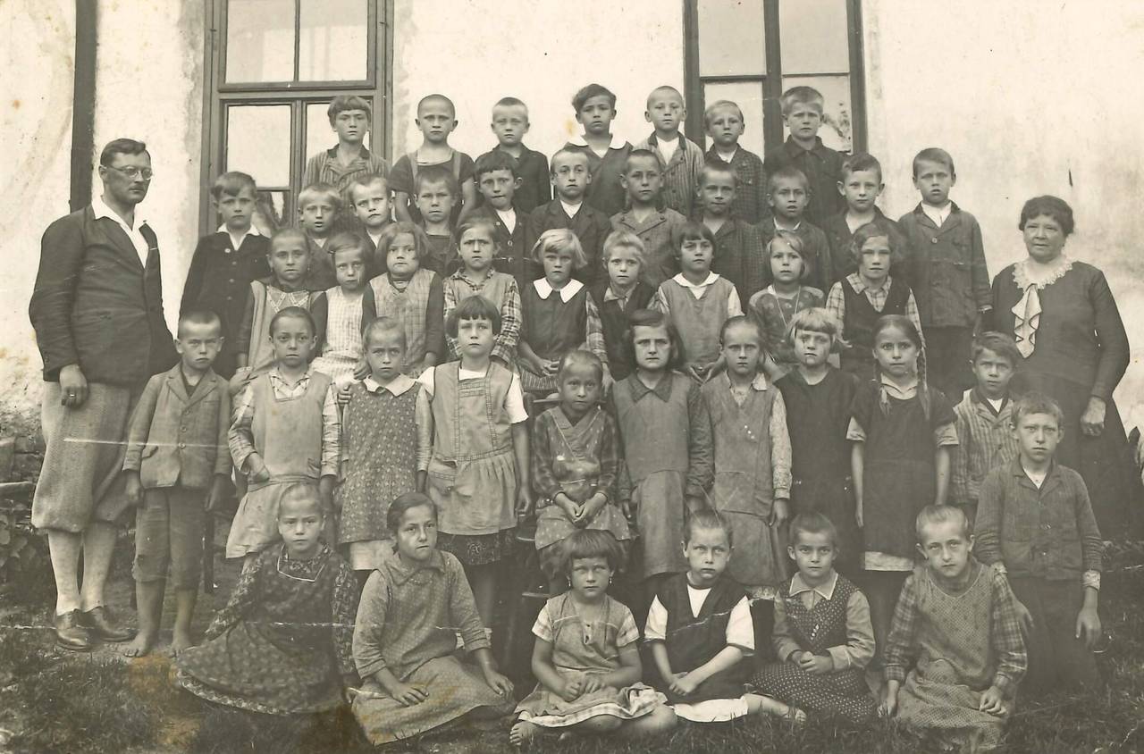 Alte Volksschule, Gruppenfoto, Klassenfoto