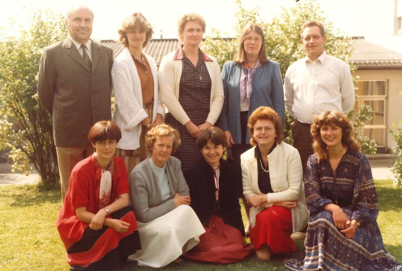 Gruppenfoto, Lehrer, Schule, Volksschule