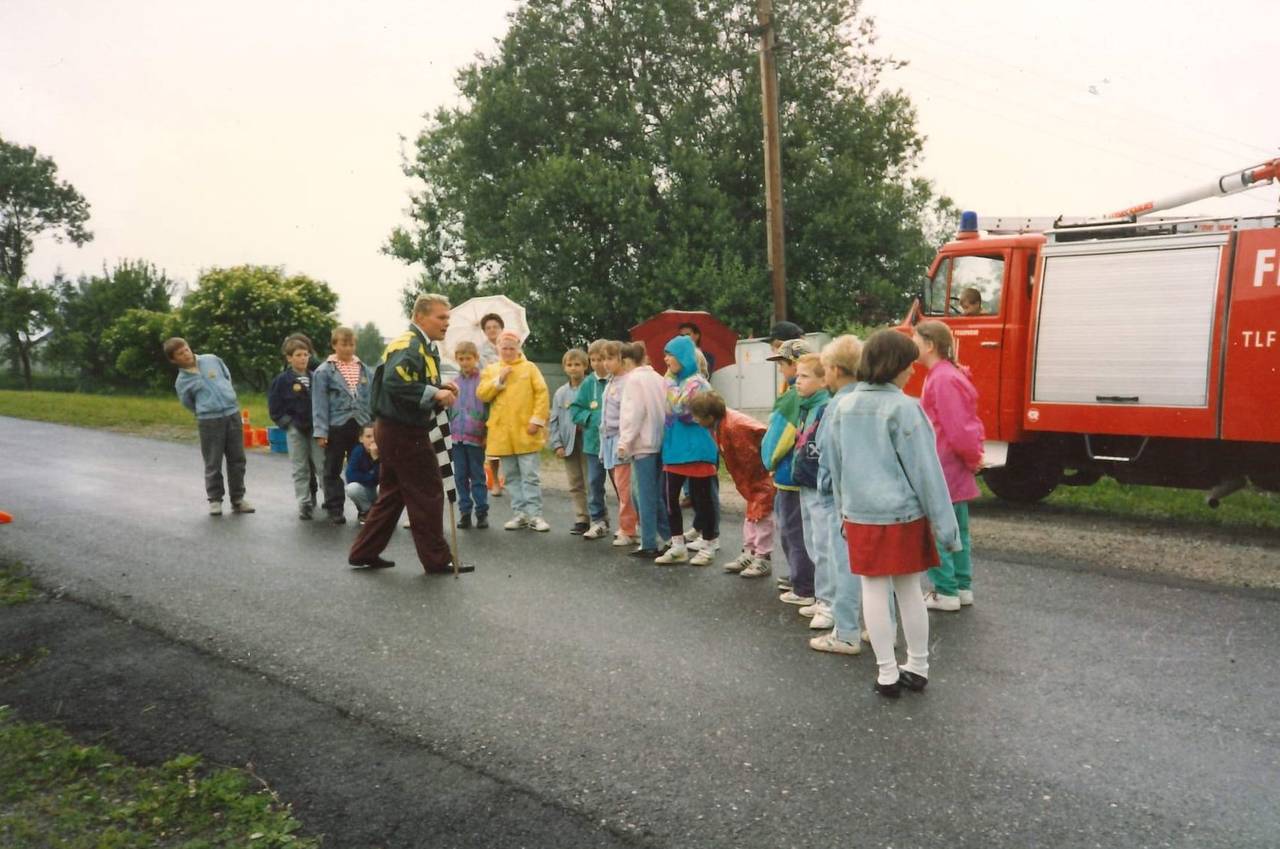 Auto, Schüler, Veranstaltung, Volksschule